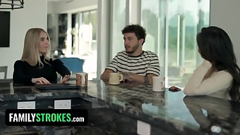 Une Belle-Mère Aide Son Beau-Fils Et Sa Superbe Petite Amie À Créer Du Contenu Supplémentaire Pour Teamskeet
